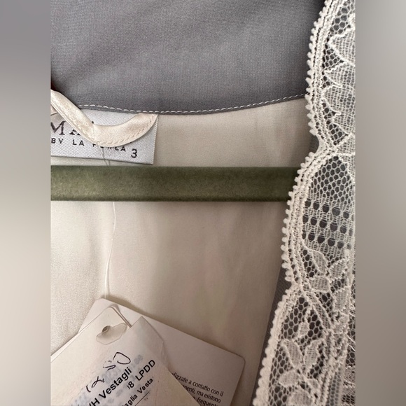 New LA PERLA SILK Elegant Cream and Gray Lace Trim Robe - Picture 8 of 12